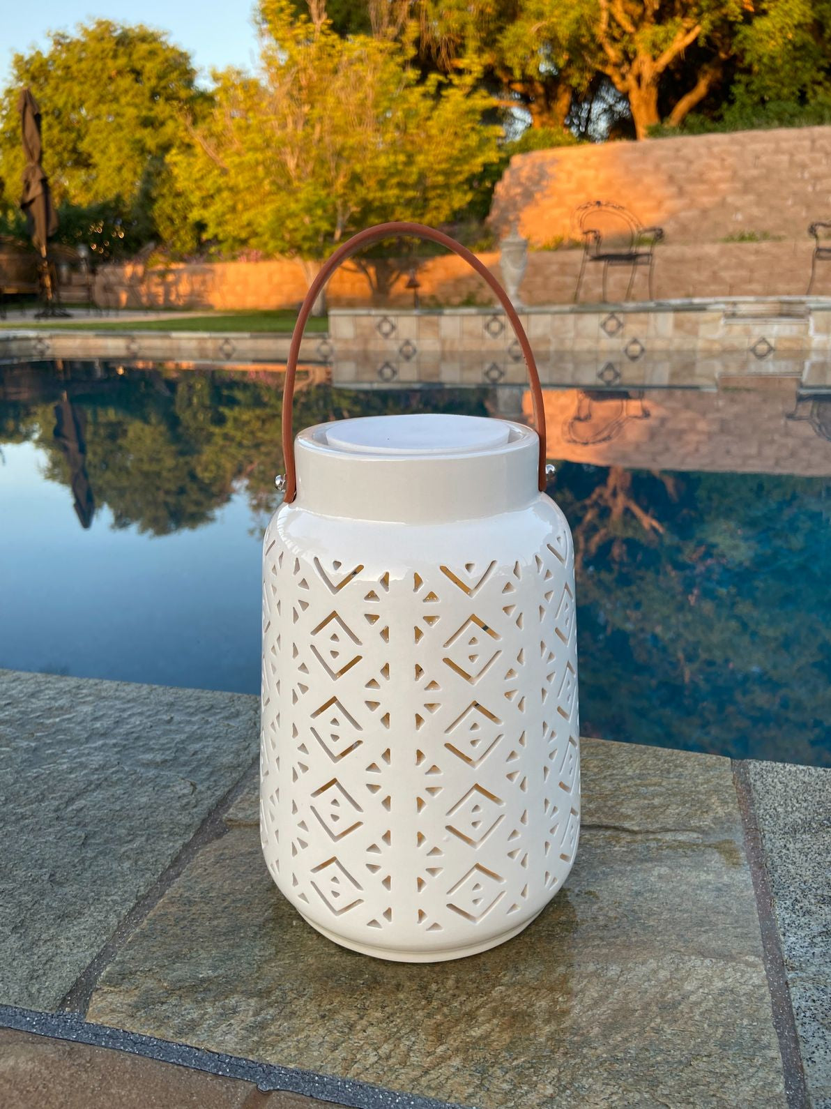 Catalina Geometric Pre-Lit Ceramic Lamp
