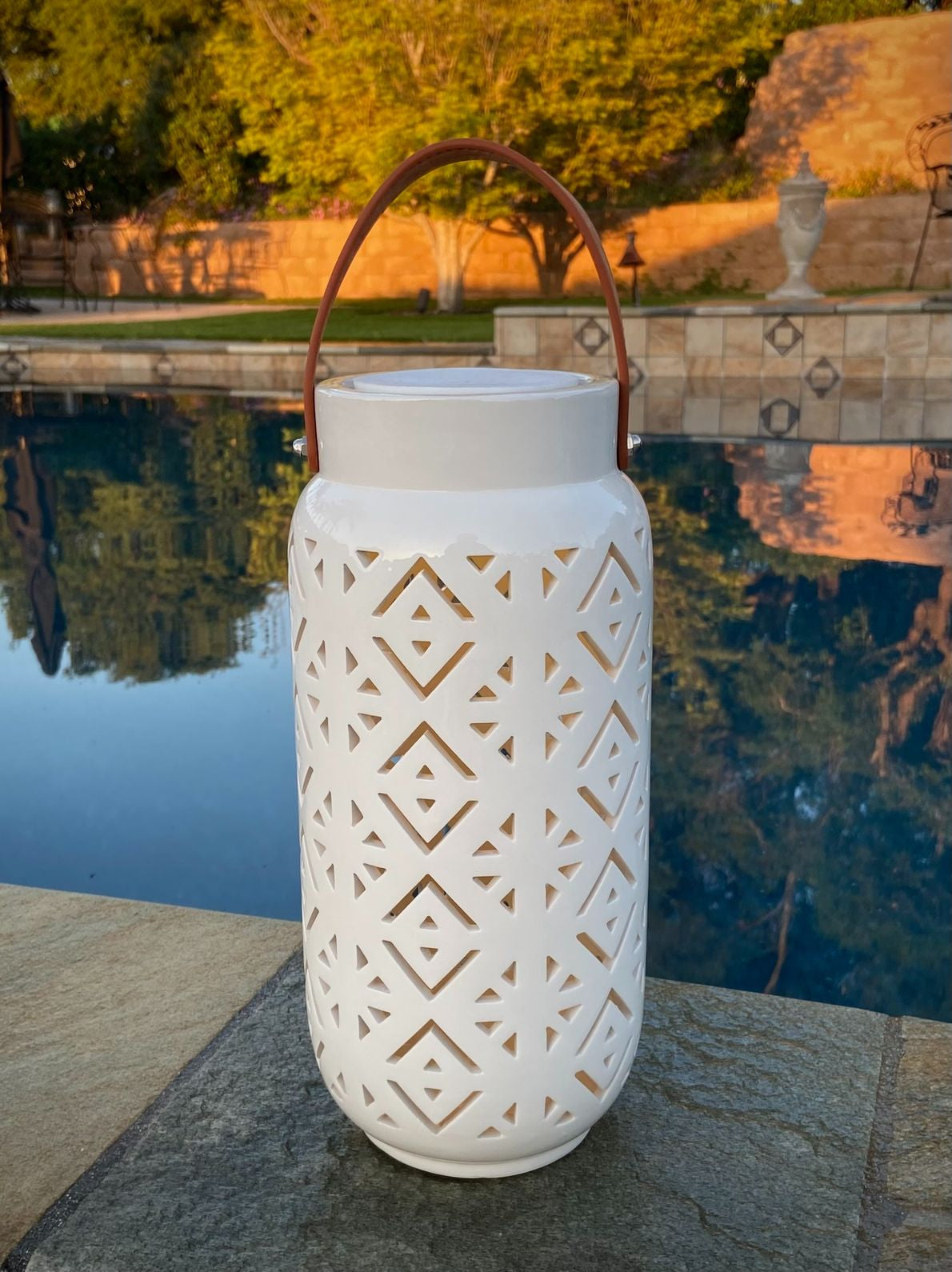 Catalina Geometric Pre-Lit Ceramic Lamp